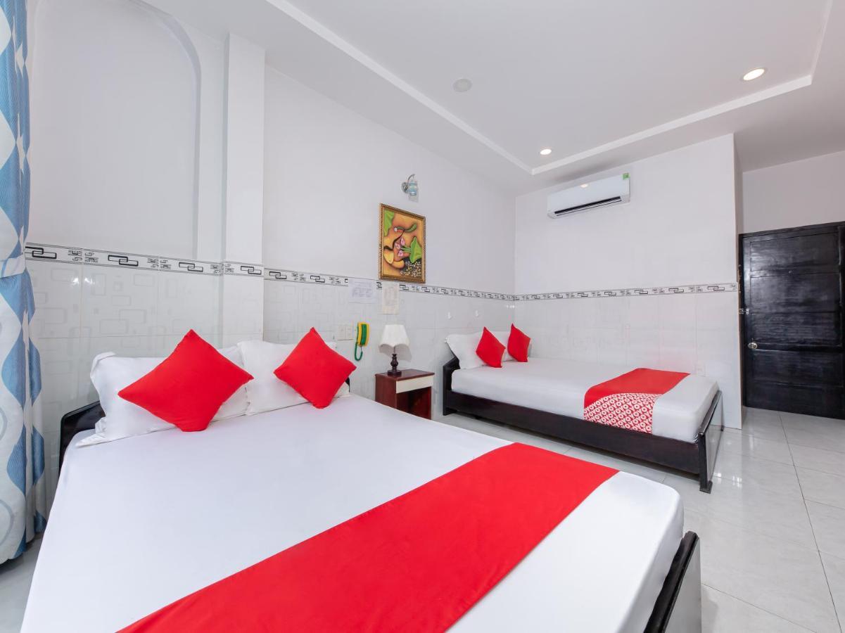 Oyo 828 Hoa Giay Hotel Nha Trang Exterior foto